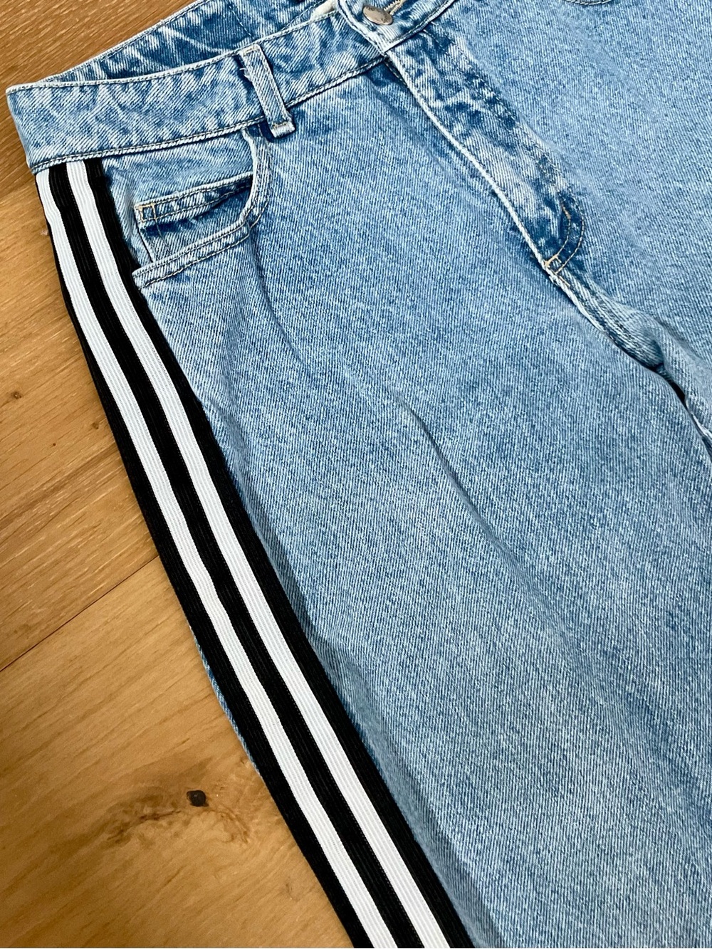 VTG Paris Blues Originals Y2K Side Stripe Flare Jeans Light Wash Juniors Size 7 - Picture 4 of 11